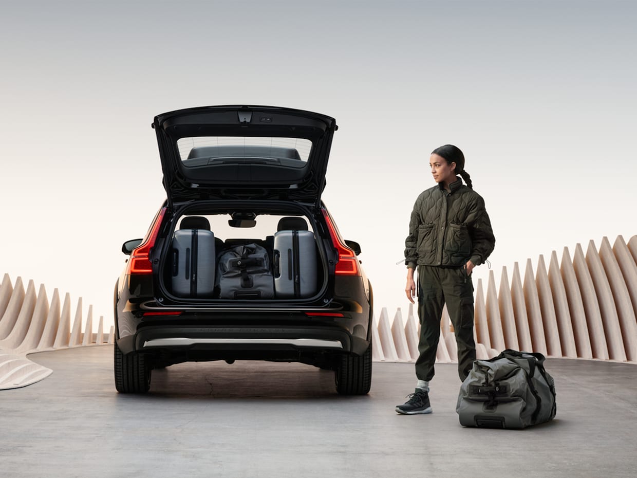 Versatile loading and seating options and roomy cargo design in the V60 Cross Country.