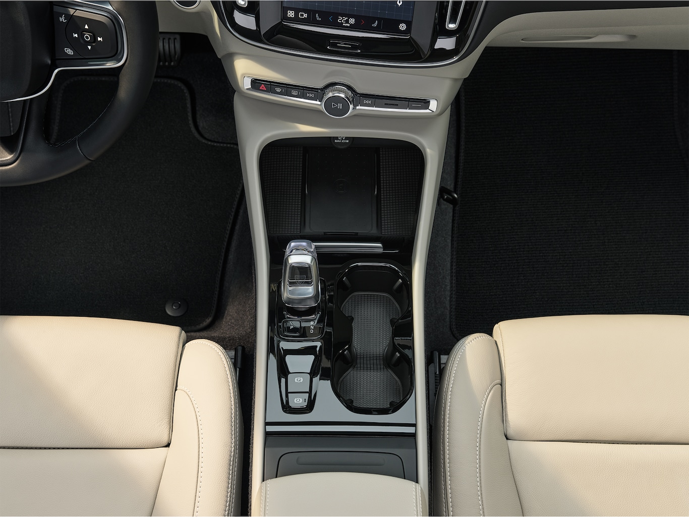 A comfortable, qualitative and versatile interior of the Volvo XC40 SUV.